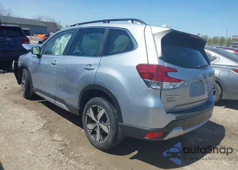 2021 Subaru Forester Touring z USA, uszkodzony, nr VIN JF2SKAXC0MH447252